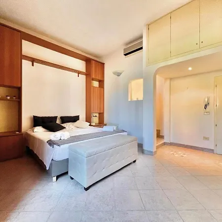 Apartment Sofy Squared San *